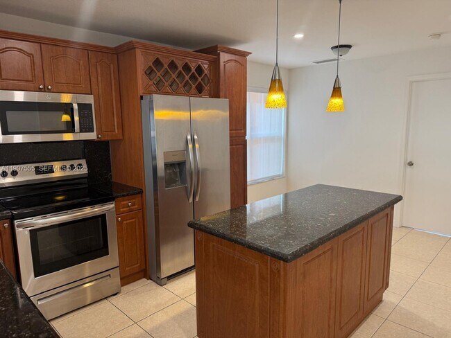 Building Photo - 15530 SW 26th Terrace