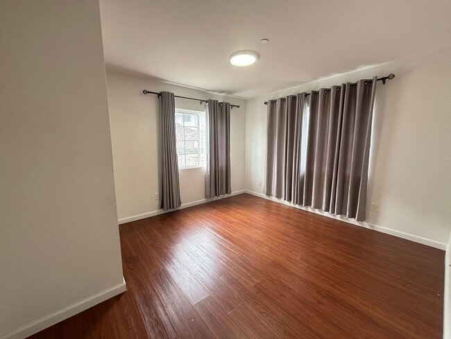 Building Photo - 1654 Olona Ln