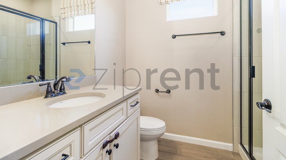 Building Photo - 1709 Hilltop Dr