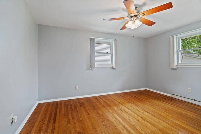 Building Photo - 1523 Pilgrim St