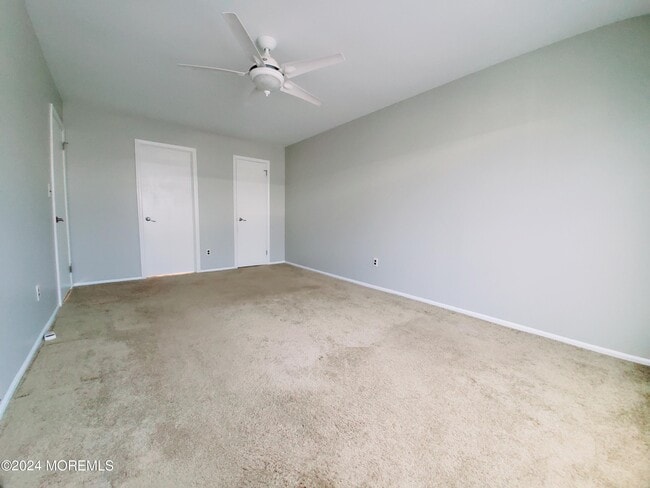 Building Photo - 912 Wellington Pl