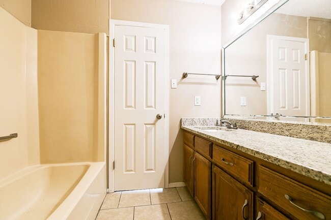 Building Photo - COMING JANUARY 2026 - Spacious 2-Bedroom Townhome with River View!