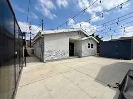 Building Photo - 1141 W 49th St