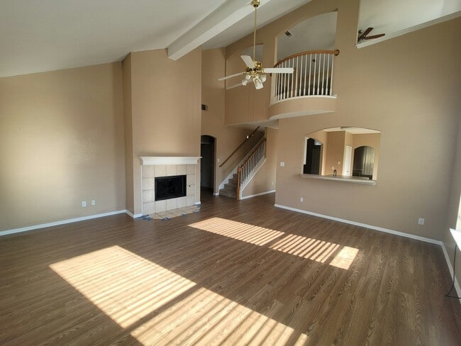 Building Photo - 1229 Tralee Ln