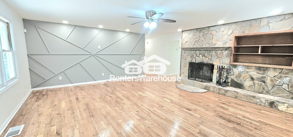 Building Photo - 10500 Rivertown Rd