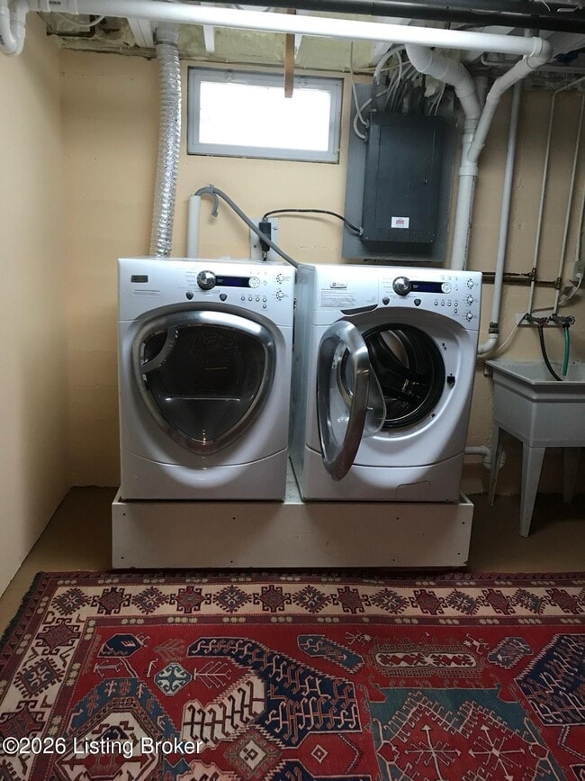 Building Photo - 401 Winton Ln