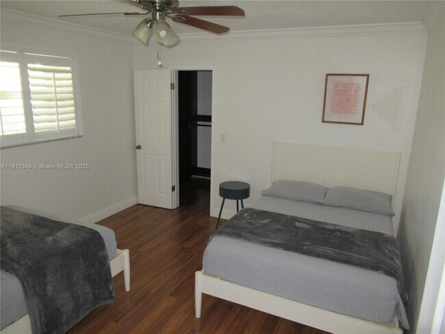 Building Photo - 1118 N 46th Ave