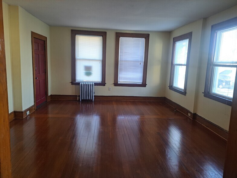 Building Photo - 73 Birdsey St