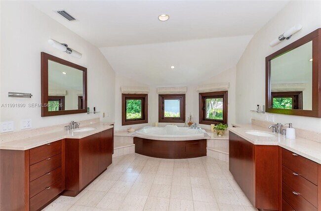 Building Photo - 174 Isla Dorada Blvd