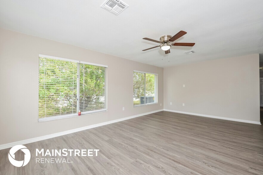 Building Photo - 3019 Clay Cir