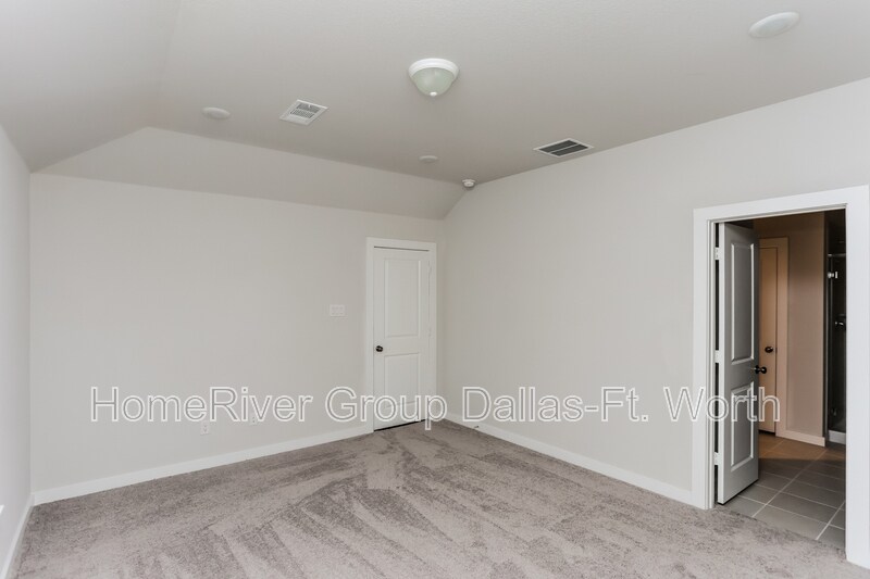 Building Photo - 353 Fire Rock Dr