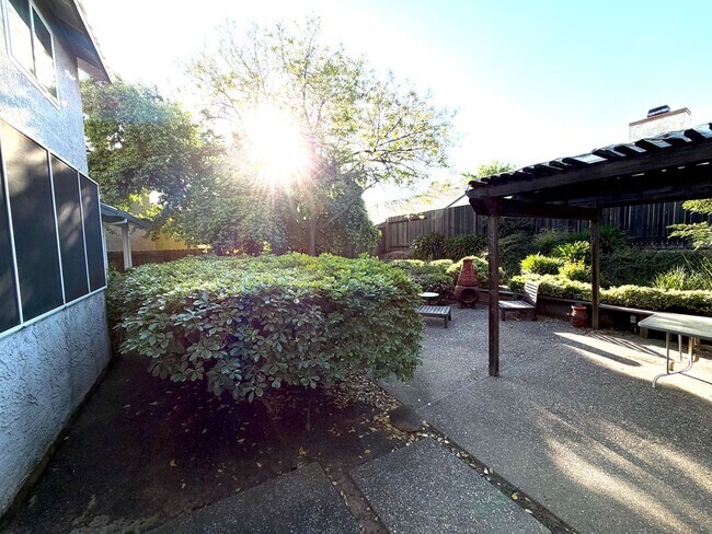 Building Photo - Beautiful 2-Story Home in the highly sought after Stanford Ranch community!