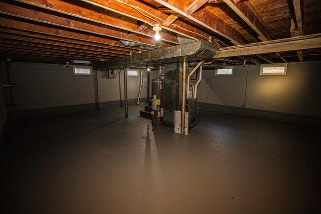 Building Photo - Beautifully remodeled two bedroom home for rent. Central A/C, updated kitchen an bathroom, new fl...