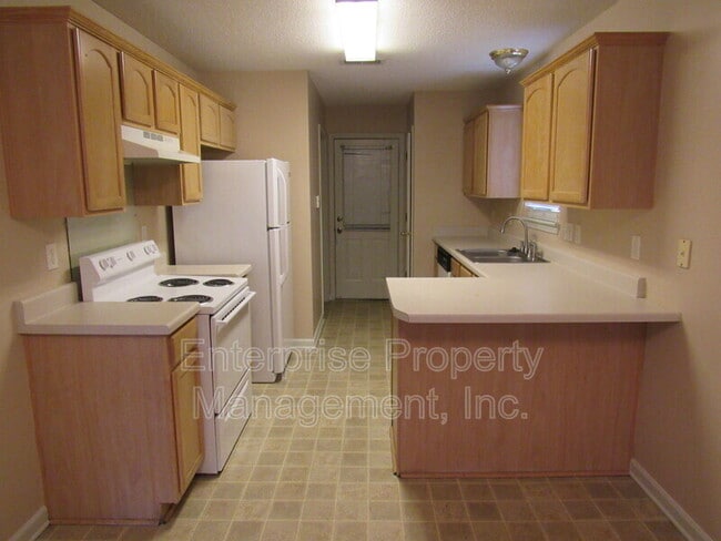 Building Photo - 9740 Riggin Dr