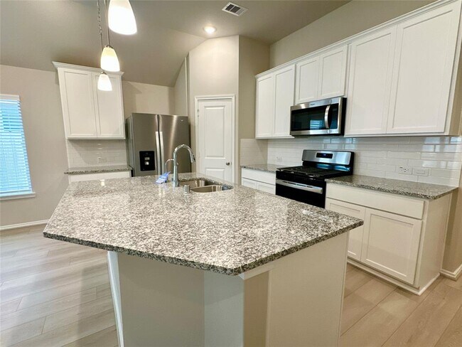Building Photo - 31908 Retama Rnch Dr