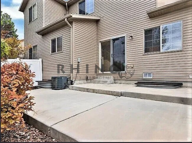 Building Photo - 2124 W 2180 N