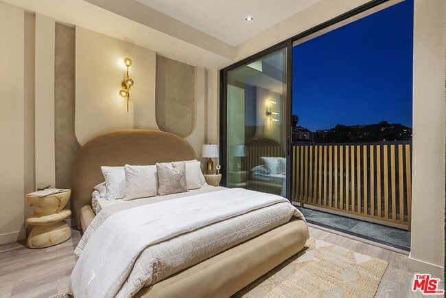 Building Photo - 1021 N Ogden Dr