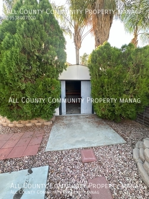Building Photo - 1857 Creekside Dr