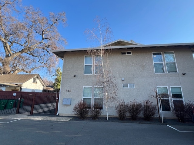 Building Photo - 815 Hazel St