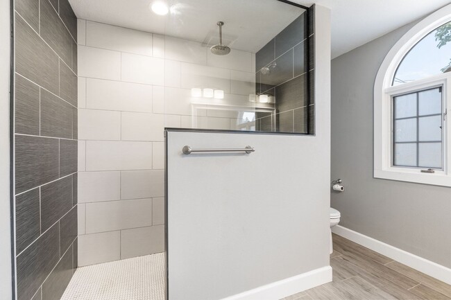 Building Photo - Charming Home in Spokane’s Heart – Unfurnished