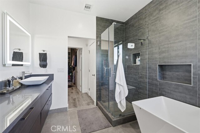 Building Photo - 5487 Blanco Way