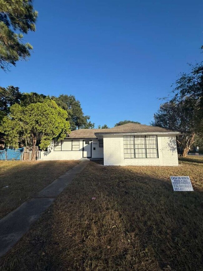 Primary Photo - BEAUTIFUL HOME IN HOUSTON. MOVE IN READY!.