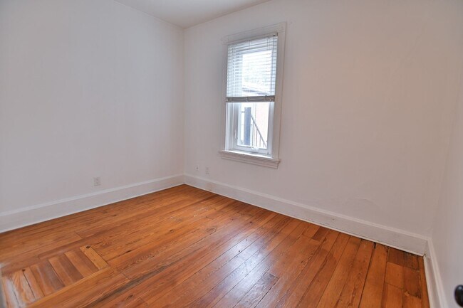 Building Photo - 803 N 2nd St
