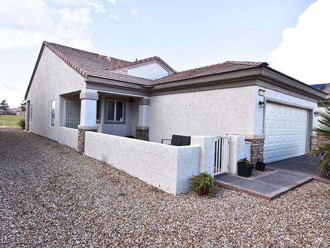 Building Photo - 7709 Island Rail Dr