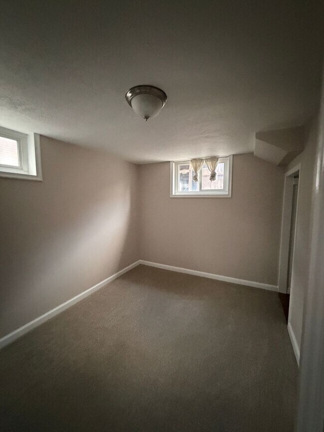 Building Photo - Gorgeous Home in Bountiful!