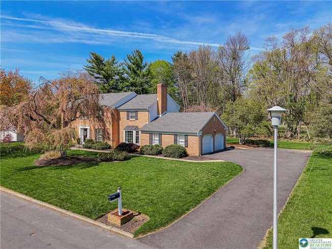 Building Photo - 2962 Fairfield Dr N