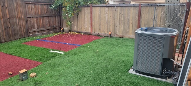 Building Photo - Your Next Home in One of Roseville’s Most Desired Neighborhoods!