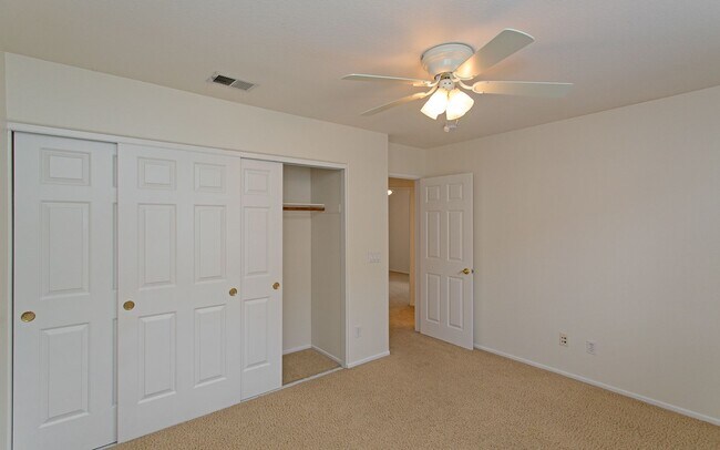 Building Photo - 2159 Island Shore Way