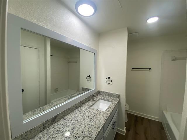 Building Photo - 1914 Spindletop Dr