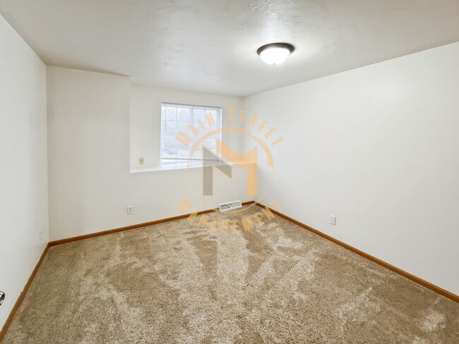Building Photo - 466 S Good Hope Rd