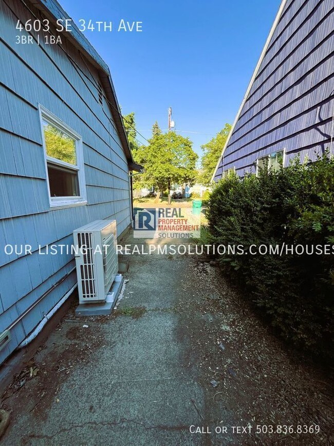 Building Photo - 4603 SE 34th Ave
