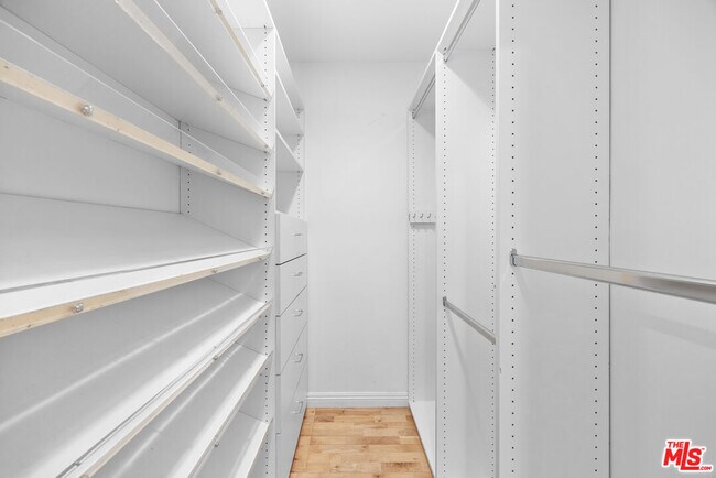 Building Photo - 1515 S Beverly Dr