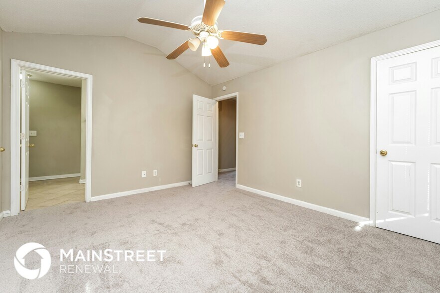 Building Photo - 8139 Green Garden Dr