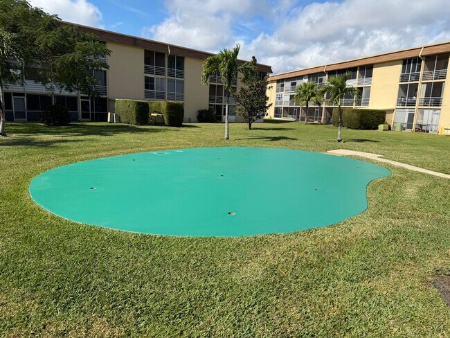 Building Photo - 600 Village Green Ct