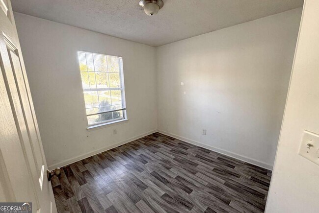 Building Photo - 2119 Briar Glen Ln SW