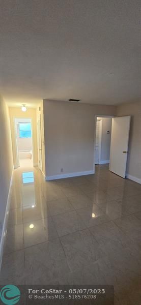 Building Photo - 3930 Crystal Lake Dr