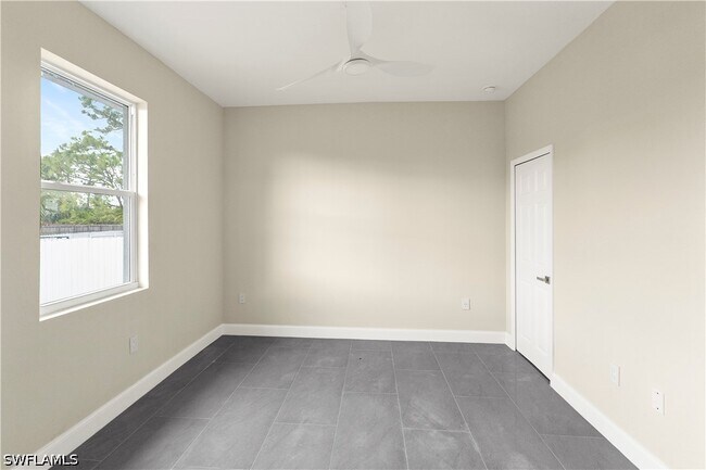 Building Photo - 1043 Albert Ave