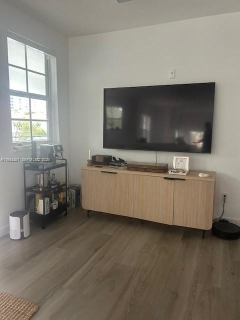 Building Photo - 3105 NE 184th St