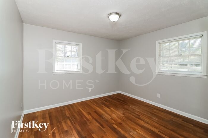 Building Photo - 1150 Rochelle Dr