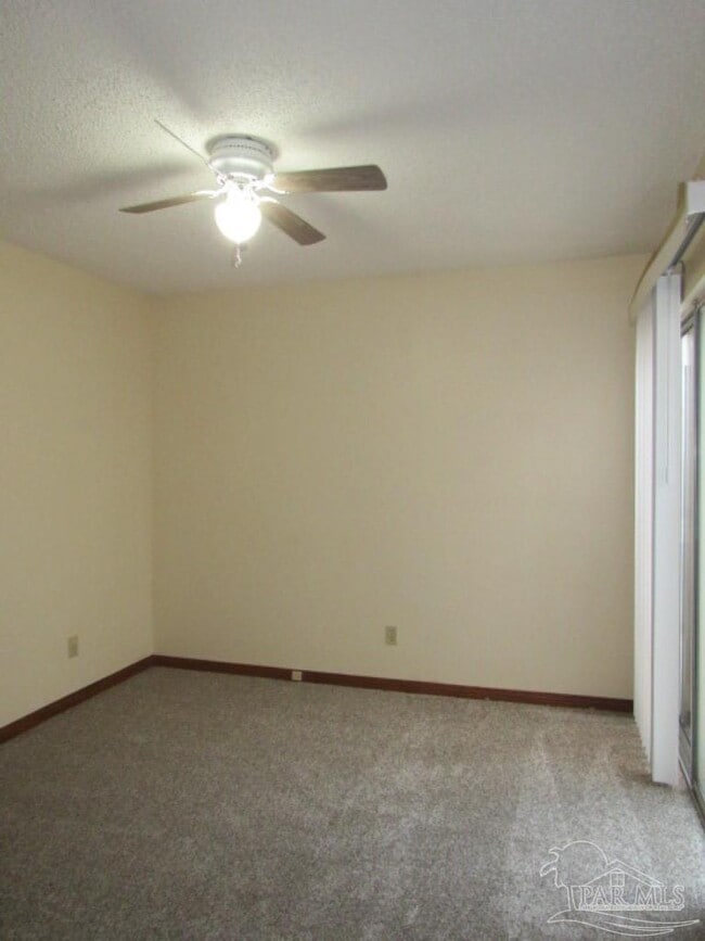 Building Photo - 2025 Cambridge Cir