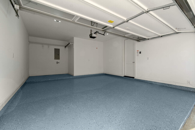 Building Photo - 2107 McGowen St