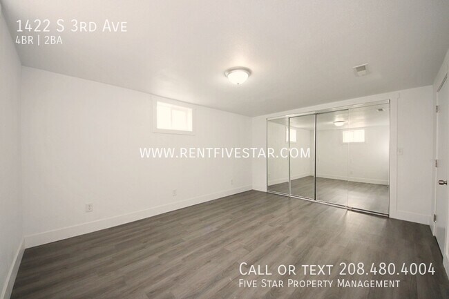 Building Photo - 1422 S 3rd Ave