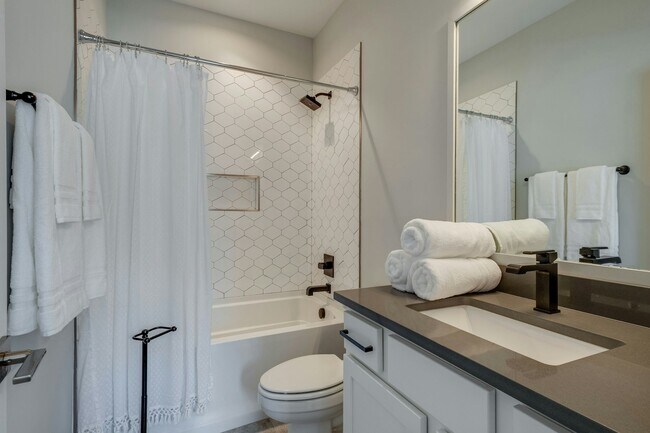 Building Photo - 102 Marshall Ct