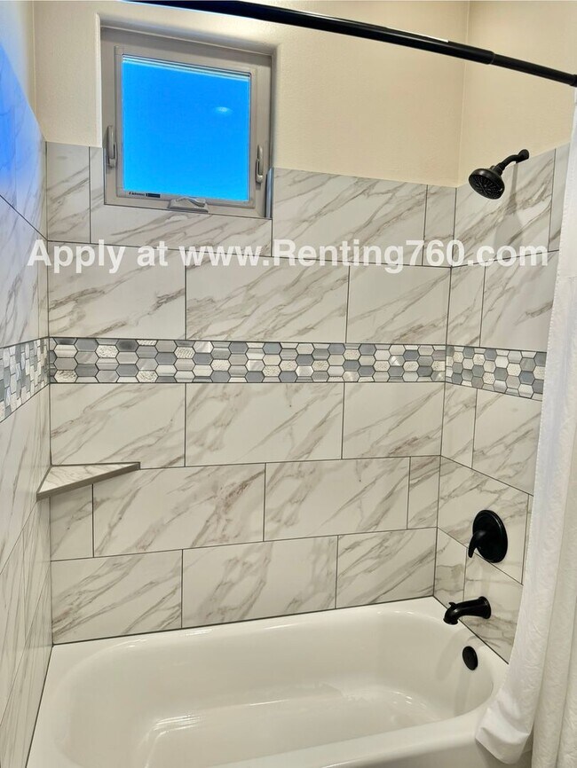 Building Photo - Newer 4 Bedroom 3 Bathroom Home With Solar...