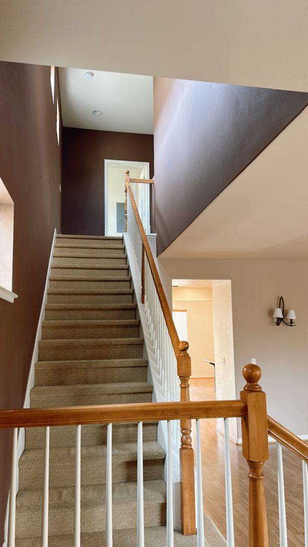 Building Photo - MOVE IN SPECIAL!!!! Month of November free
