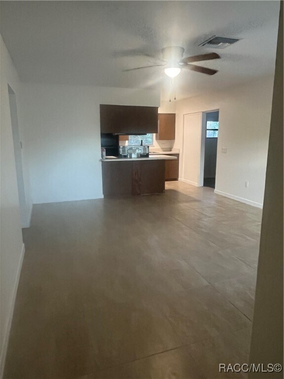 Building Photo - 921 E Turner Camp Rd